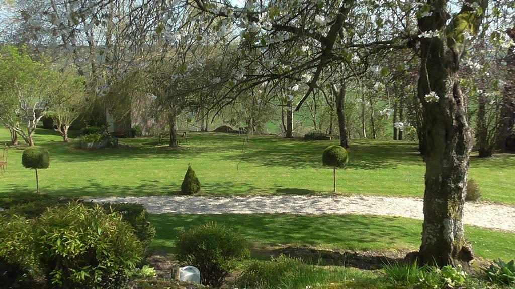 Gite "Le Refuge" Dans Un Domaine De 7Ha Au Calme Vimoutiers Kültér fotó